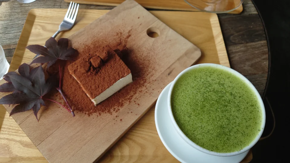 チョコレートCM風(抹茶チョコレート)