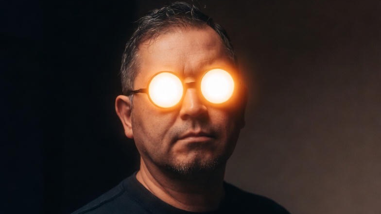 ……君のような勘のいいガキは嫌いだよ